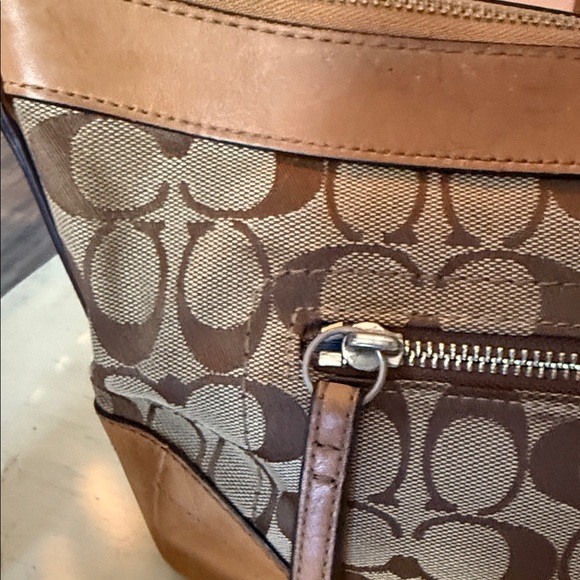 Coach Tan and Brown Signature Shoulder Bag Y2K - Picture 10 of 16